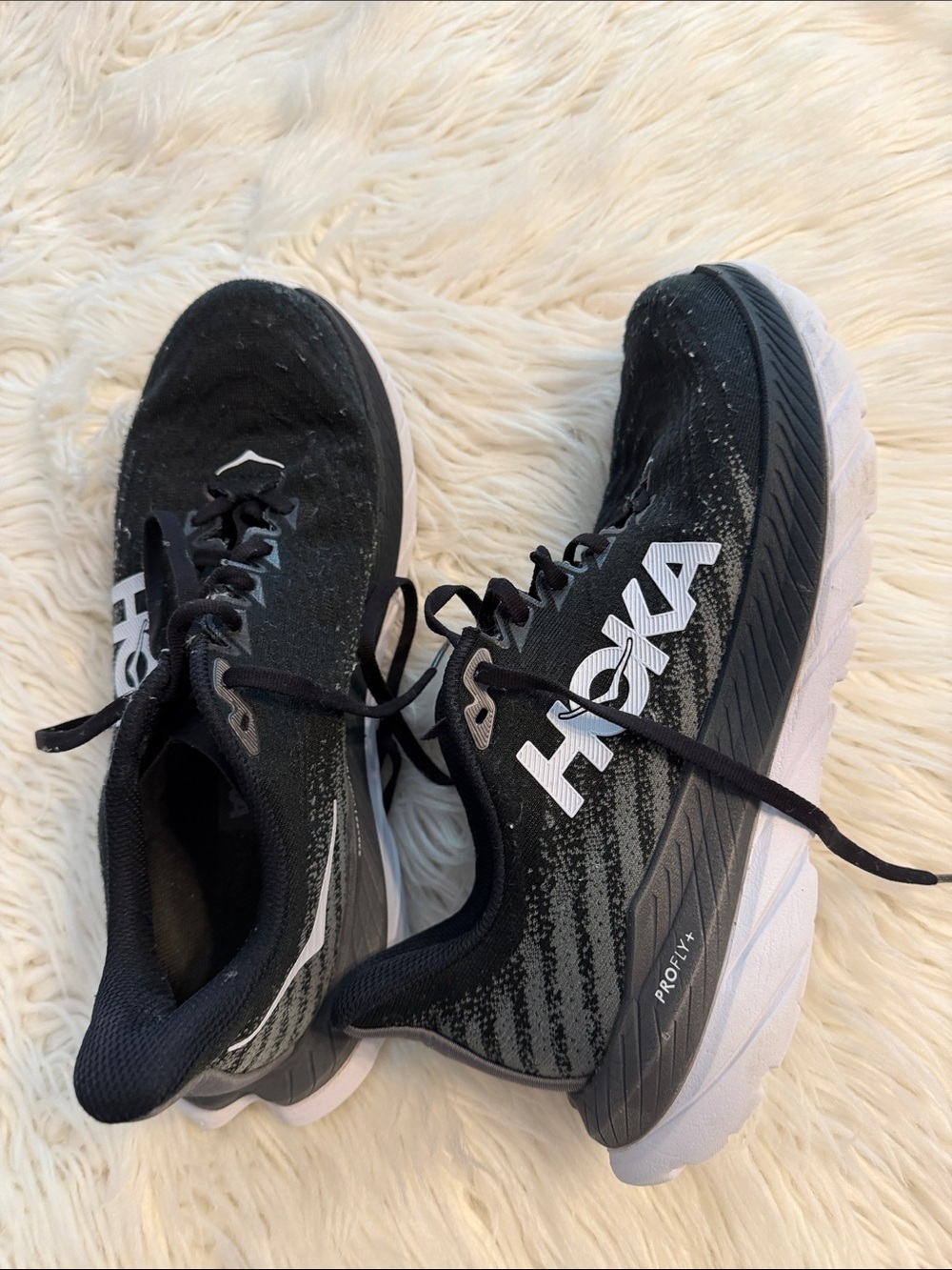 Hoka Black and White Athletic Running Shoes size 8B good condition - Picture 12 of 12